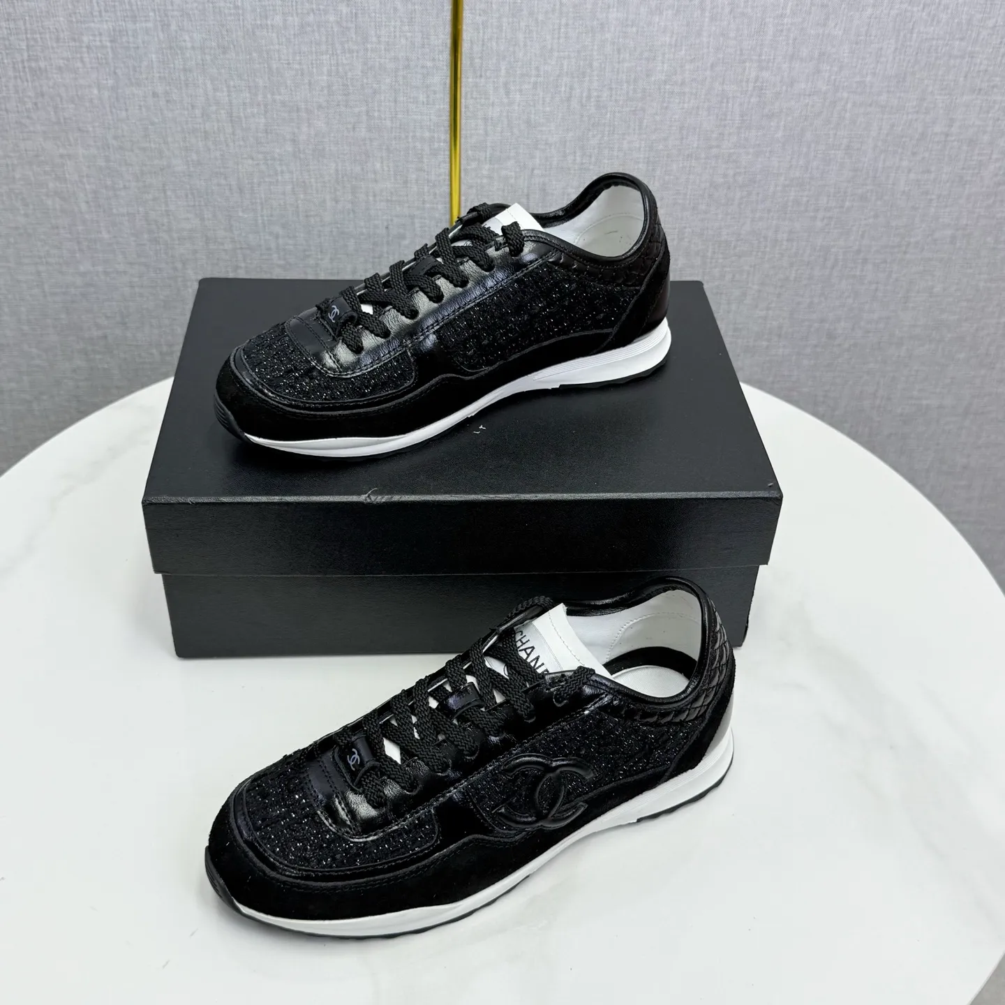 👟👟Ex-factory price 560👟👟Chanel Panda Shoes! 2025 counter's top casual sports shoes. This classic design; the upper is electro-embroidered with a variety of techniques; the outsole is fashionable and sporty; the unusual inclusion of a variety of color matching elements... The diversified mix and match is very good-looking and versatile, and can be used for leisure, fashion, sports, and outdoor... ꫛꫀꪝ Go➫ Materials: ❶Upper made of: original imported first-layer silk cowhide + original waterproof cloth + original first-layer cowhide ❷Inner lining: Original Yangli+wang ❸ Outsole based on: Original TPU combination outsole Counter boutique packaging complete set for women 35–41